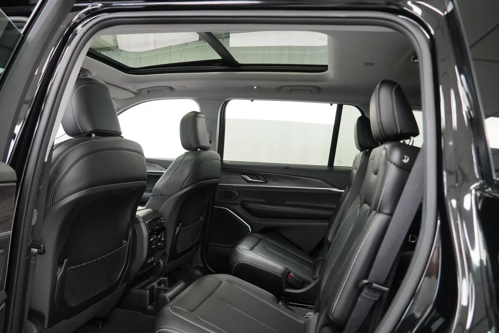 Used 2023 Black Jeep Limited image 23