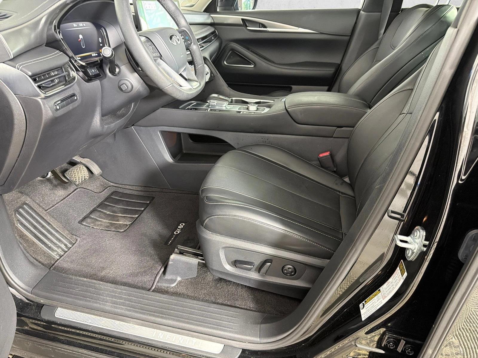 Used 2026 Mineral Black INFINITI LUXE image 11
