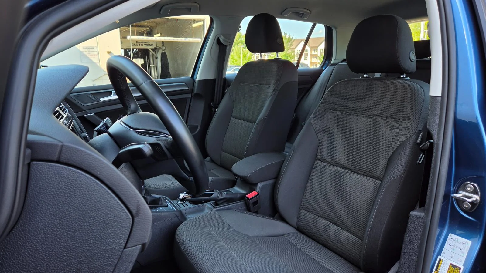 Used 2019 Silk Blue Metallic Volkswagen S image 26
