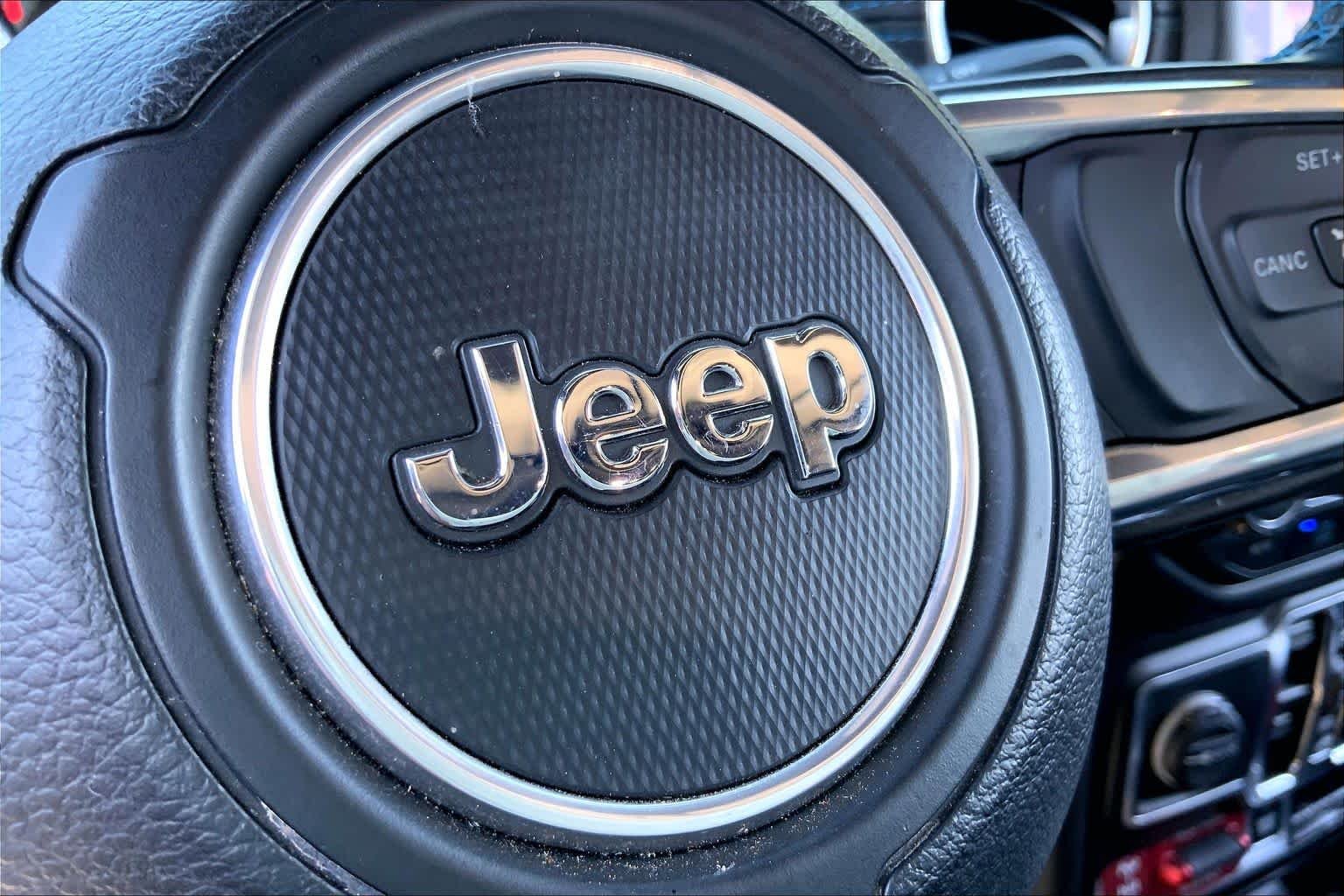 Used 2022 Hydro Blue Pearlcoat Jeep Unlimited Rubicon image 31