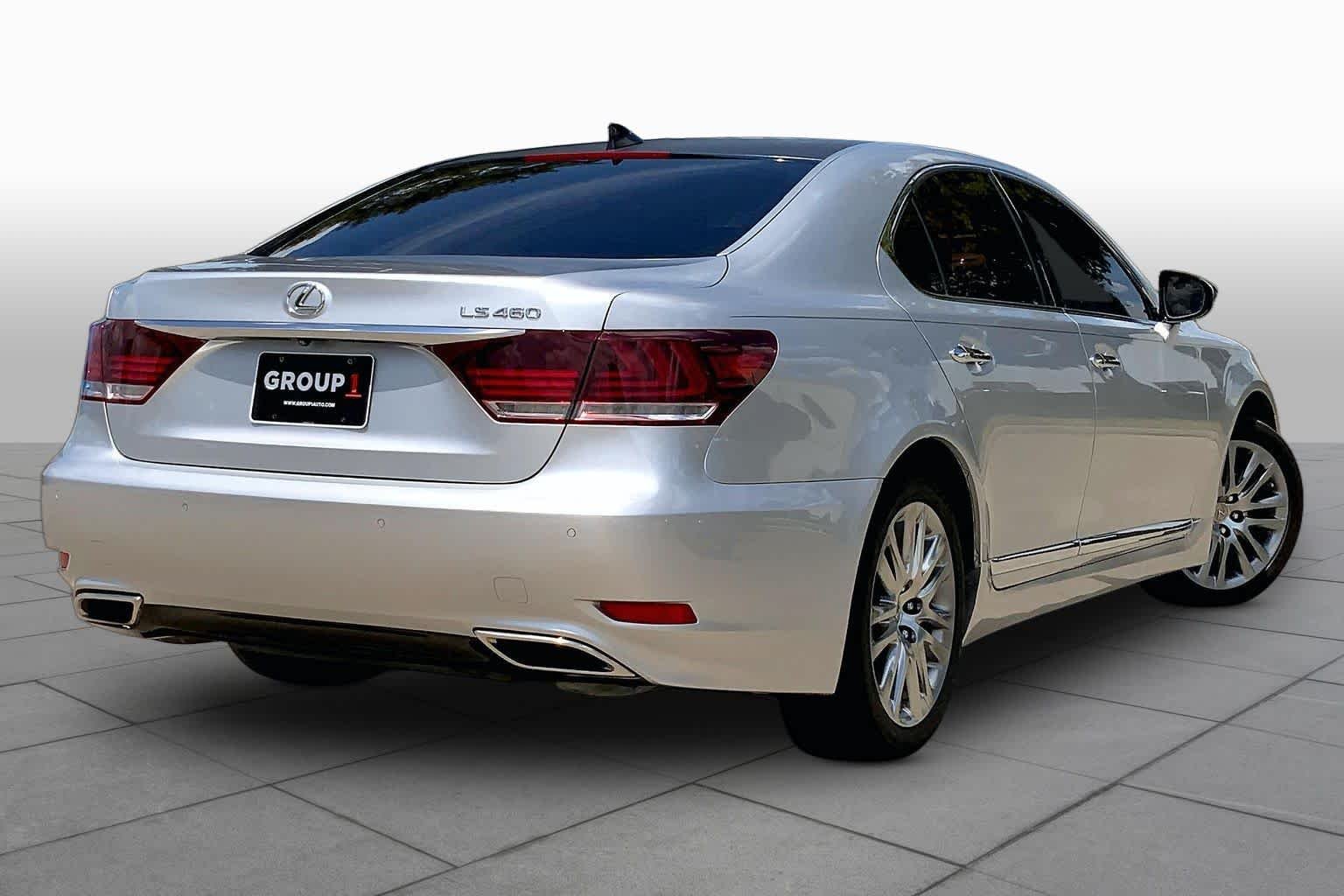 Used 2015 Liquid Platinum Lexus  image 13