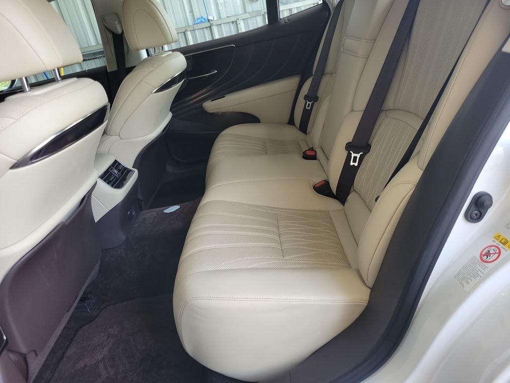 Used 2018 White Lexus 500 Base image 36