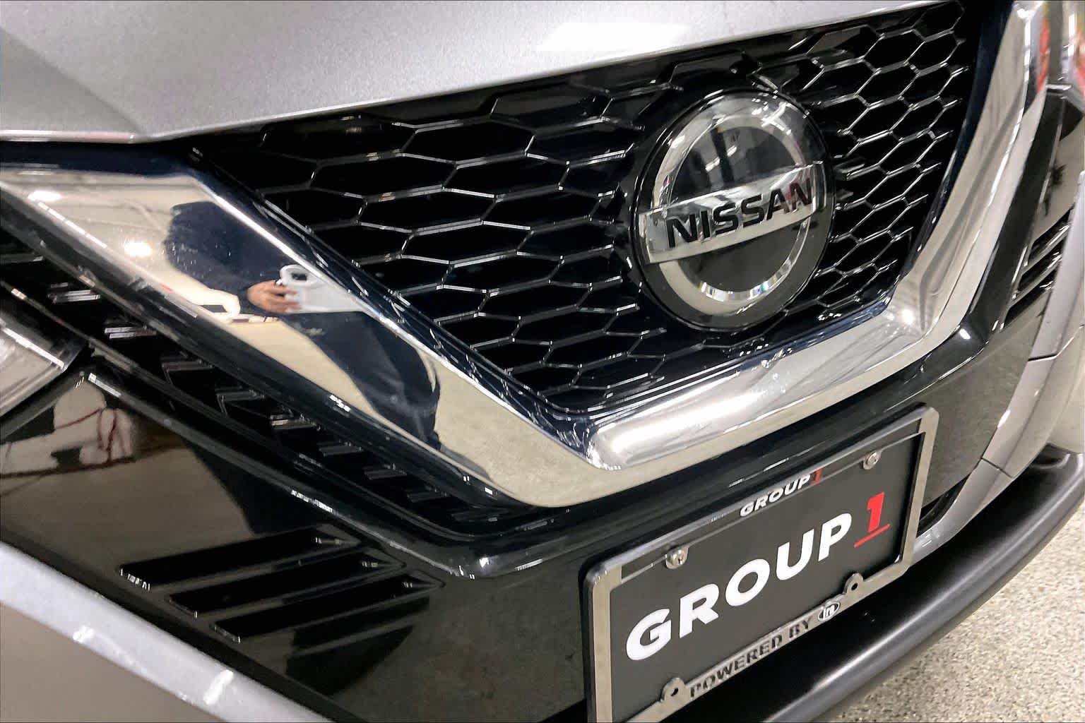 Used 2022 Gun Metallic Nissan SL image 29