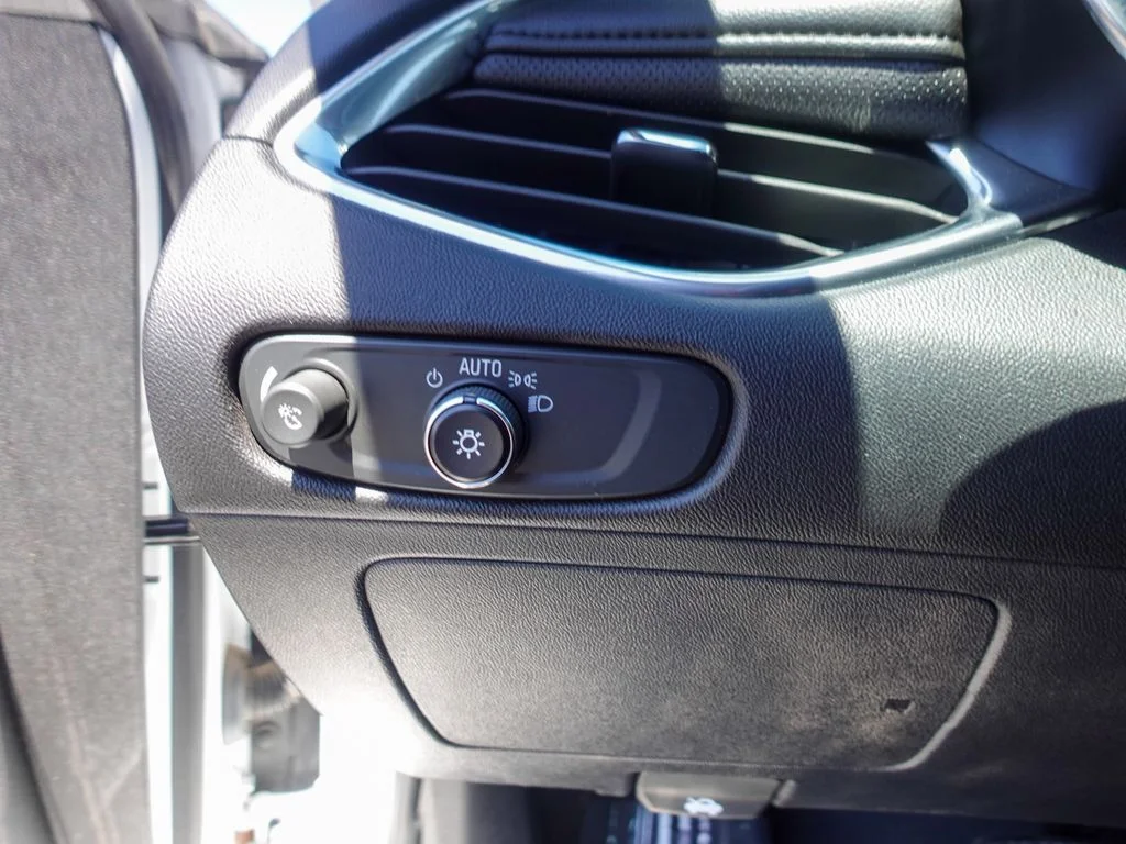 Used 2024 Summit White Chevrolet LT image 16