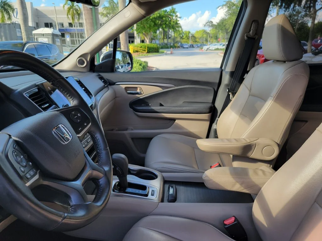 Used 2020 White Honda EX-L image 17