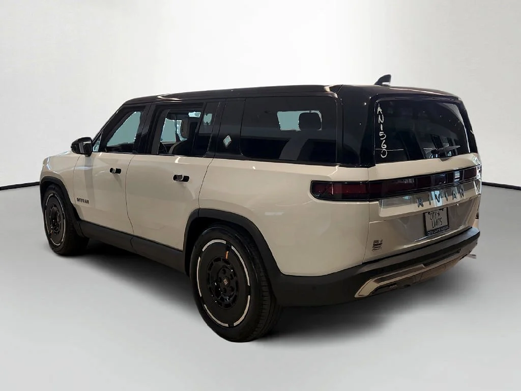 Used 2025  Rivian Adventure Dual Motor Max Pack image 5