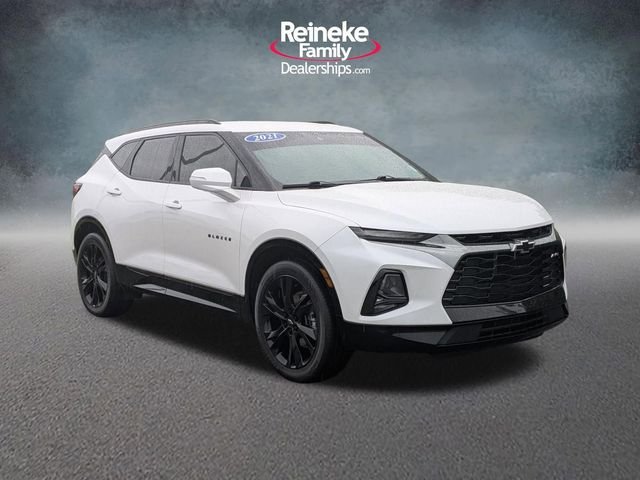 Used 2021 Iridescent Pearl Tricoat Chevrolet RS image 3