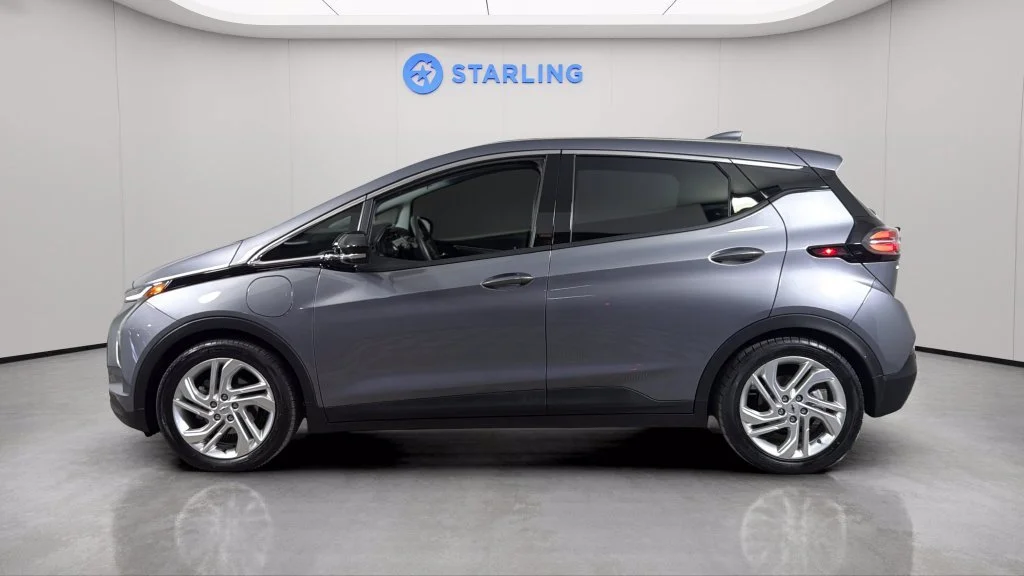 Used 2023 GRAY GHOST METALLIC Chevrolet 1LT image 3
