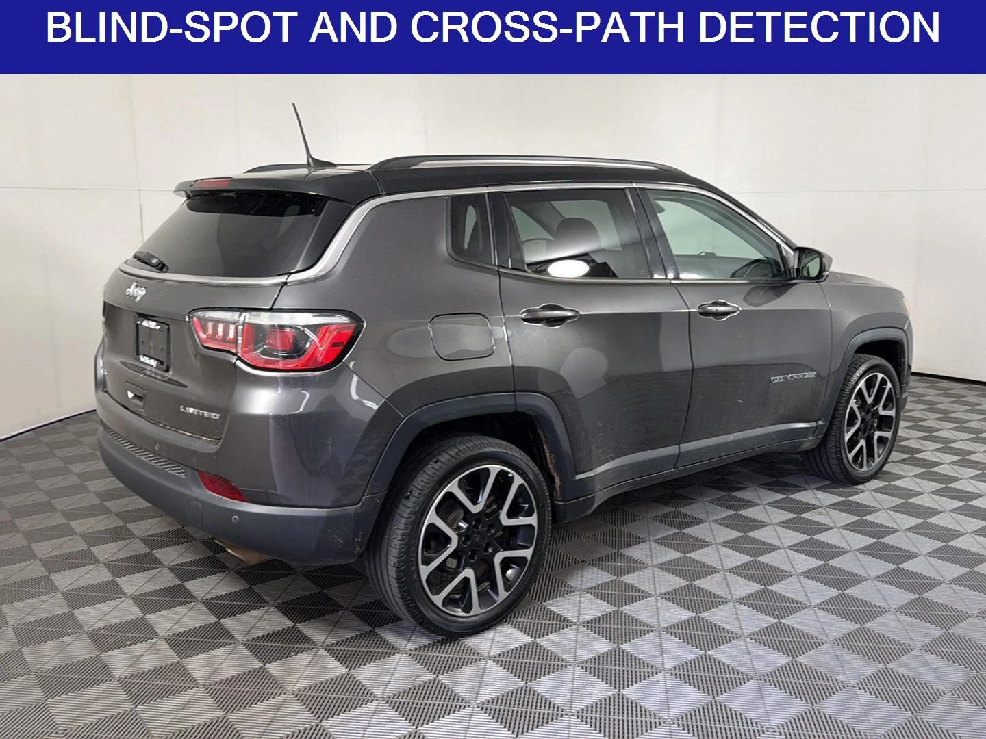 Used 2019 Granite Crystal Metallic Clearcoat Jeep Limited image 6