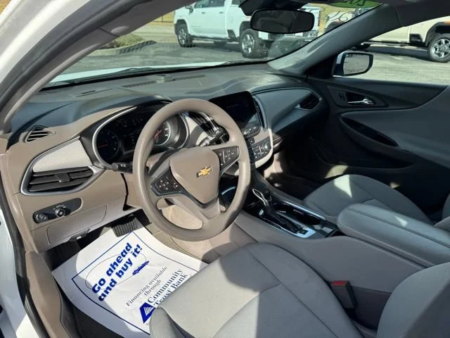 Used 2025 Summit White Chevrolet 1LT image 18