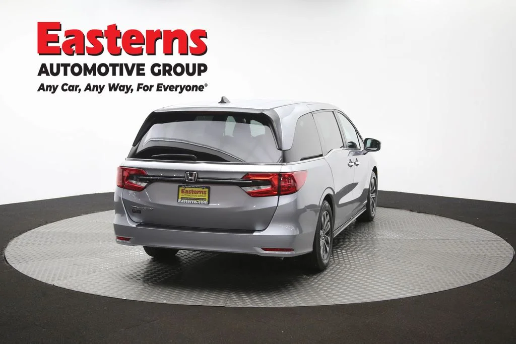 Used 2023 Silver Honda EX-L image 41