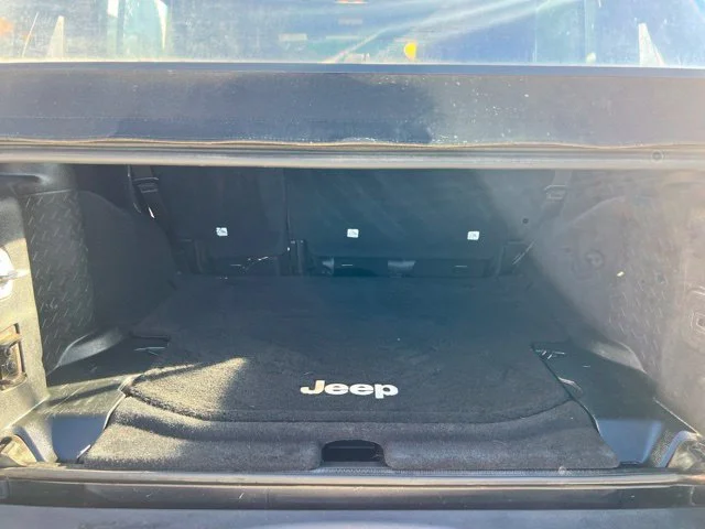 Used 2014 Gray Jeep Unlimited Sport image 25