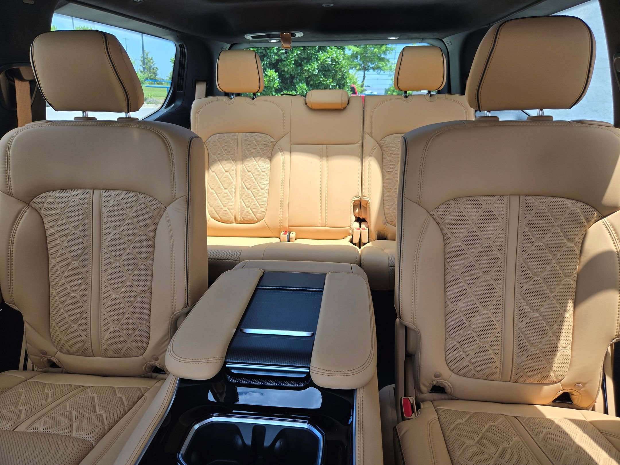 New 2026 Bright White Clear-Coat Exterior Paint Jeep Summit Reserve image 11