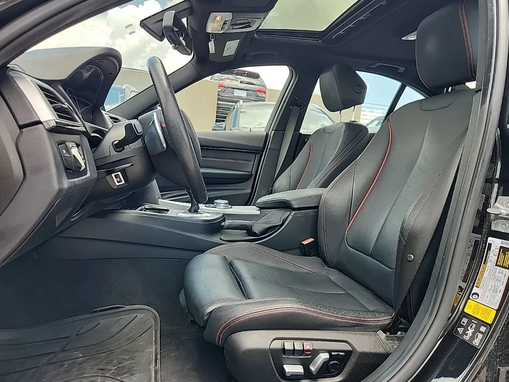 Used 2017 Black Sapphire Metallic BMW 328d xDrive image 2