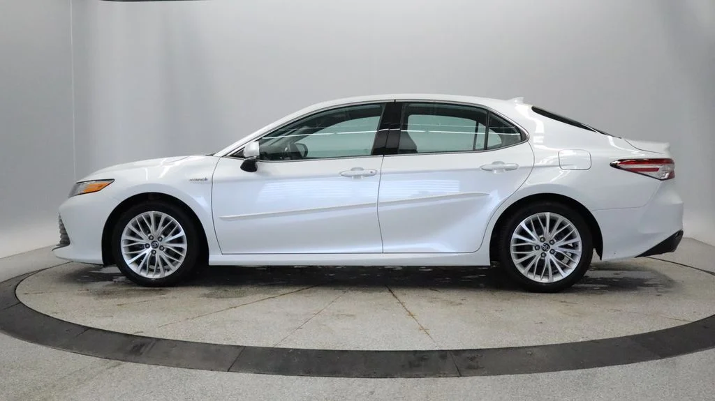 Certified 2020 Toyota Camry XLE with VIN 4T1F31AK8LU525047 for sale in Coon Rapids, Minnesota