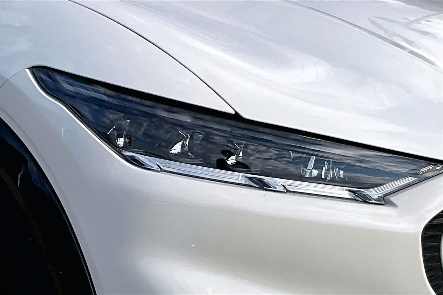 Used 2023 Star White Metallic Tri-Coat Ford California Route 1 image 24