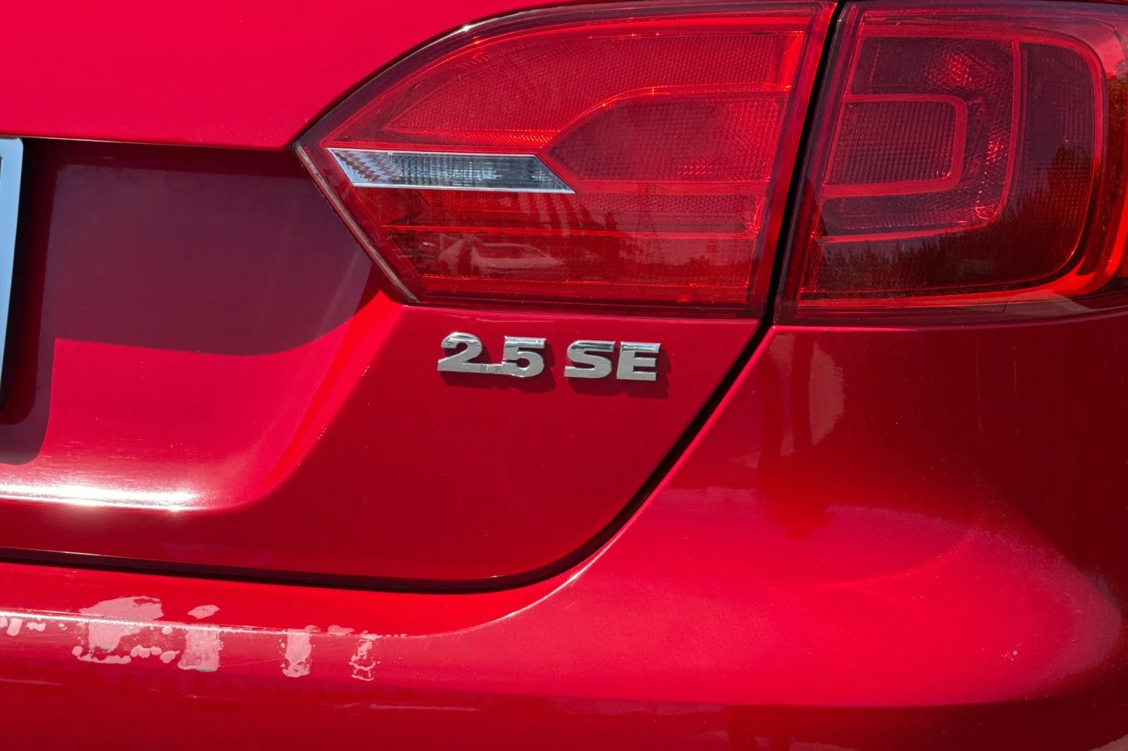Used 2013 Red Volkswagen 2.5L SE image 23