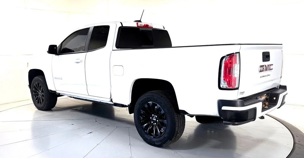 Used 2022 White GMC Elevation image 6