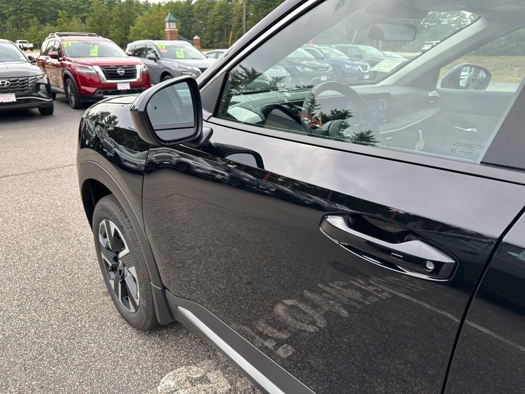 New 2027 Black Nissan  image 10