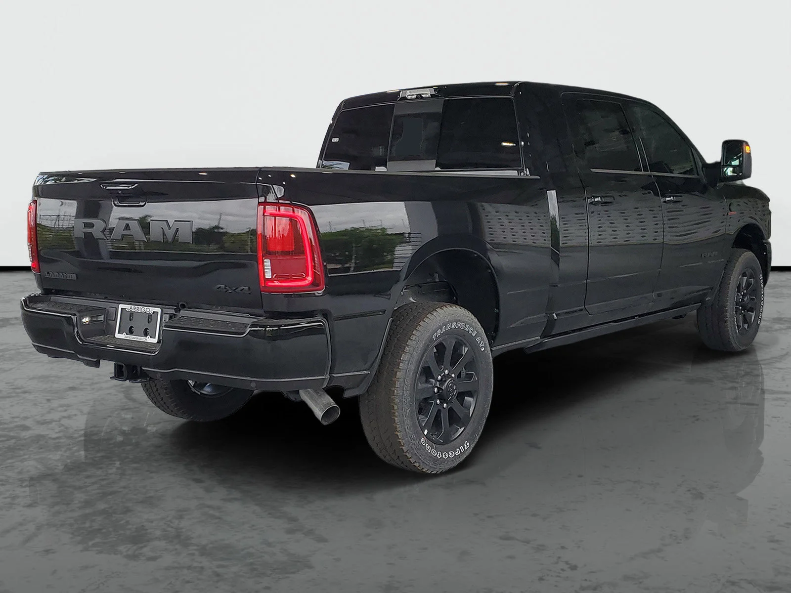 New 2026 Diamond Black Crystal Pearl-Coat Exterior Paint RAM Laramie image 1