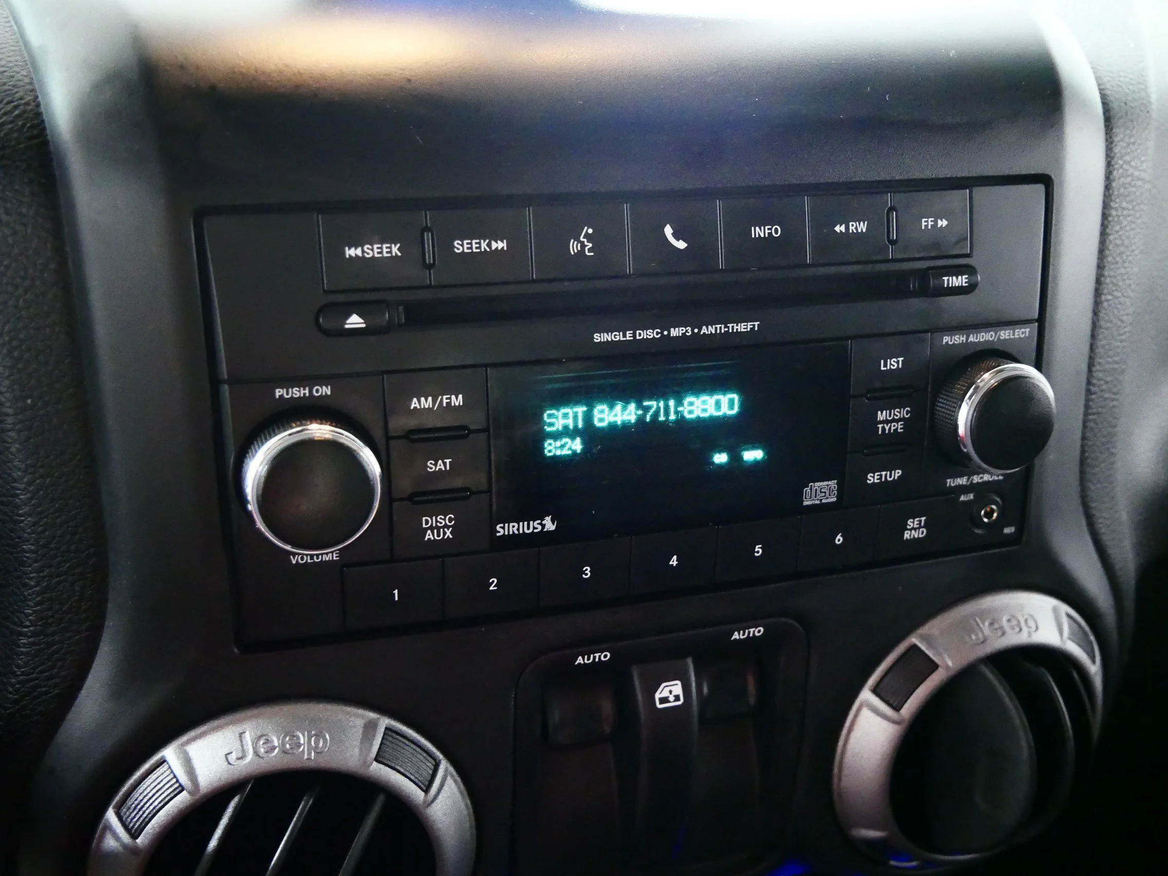 Used 2013 Dune Jeep Sport image 22