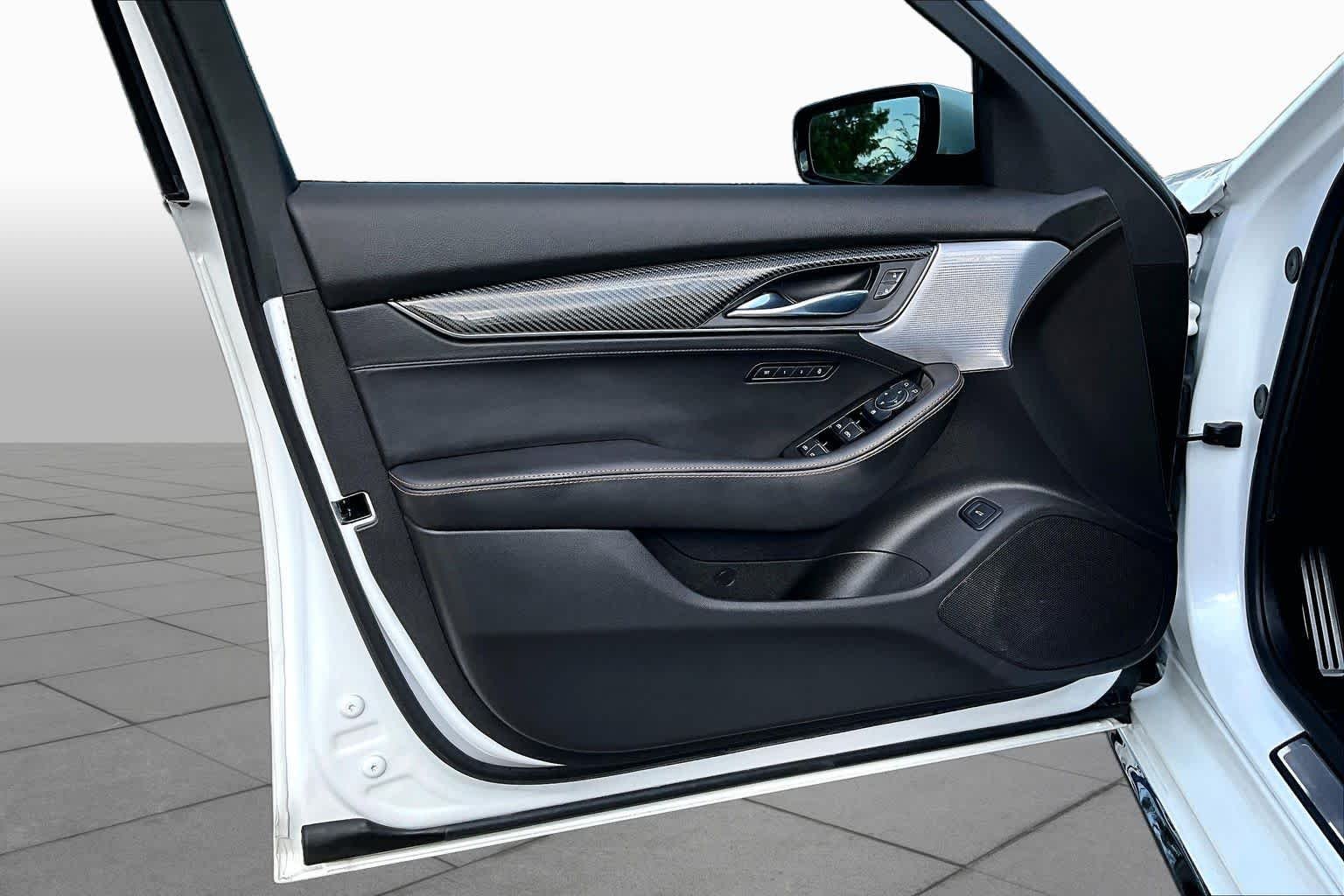 Used 2023 Crystal White Tricoat Cadillac Sport image 21