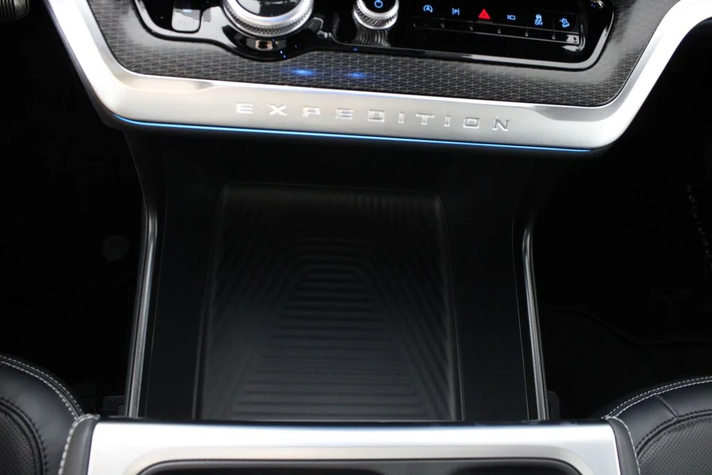 New 2027 Star White Metallic Tri-Coat Ford Platinum image 31