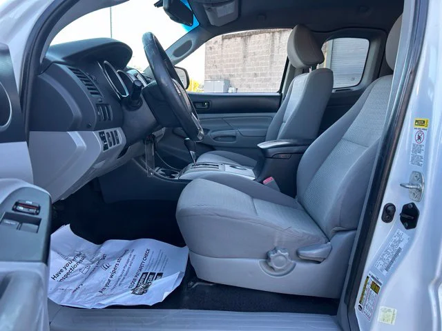 Used 2013 White Toyota Base image 16