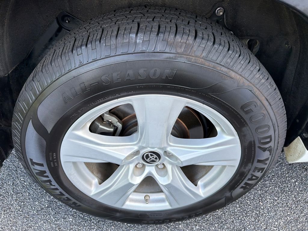 Used 2022 Beige Toyota L image 17