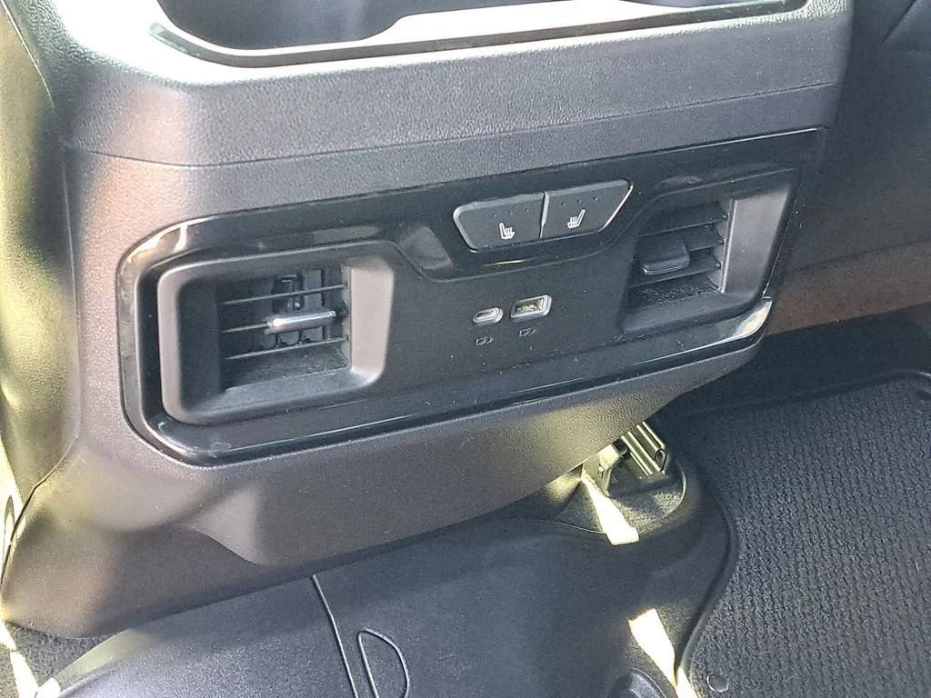 Used 2023 Summit White GMC AT4 image 22