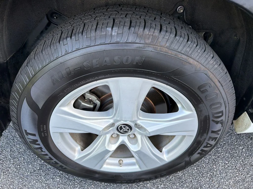 Used 2022 Beige Toyota L image 17