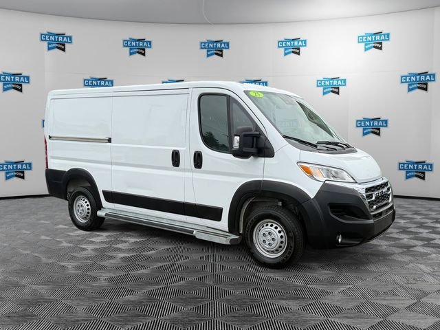 Used 2025 White Ram Base image 7