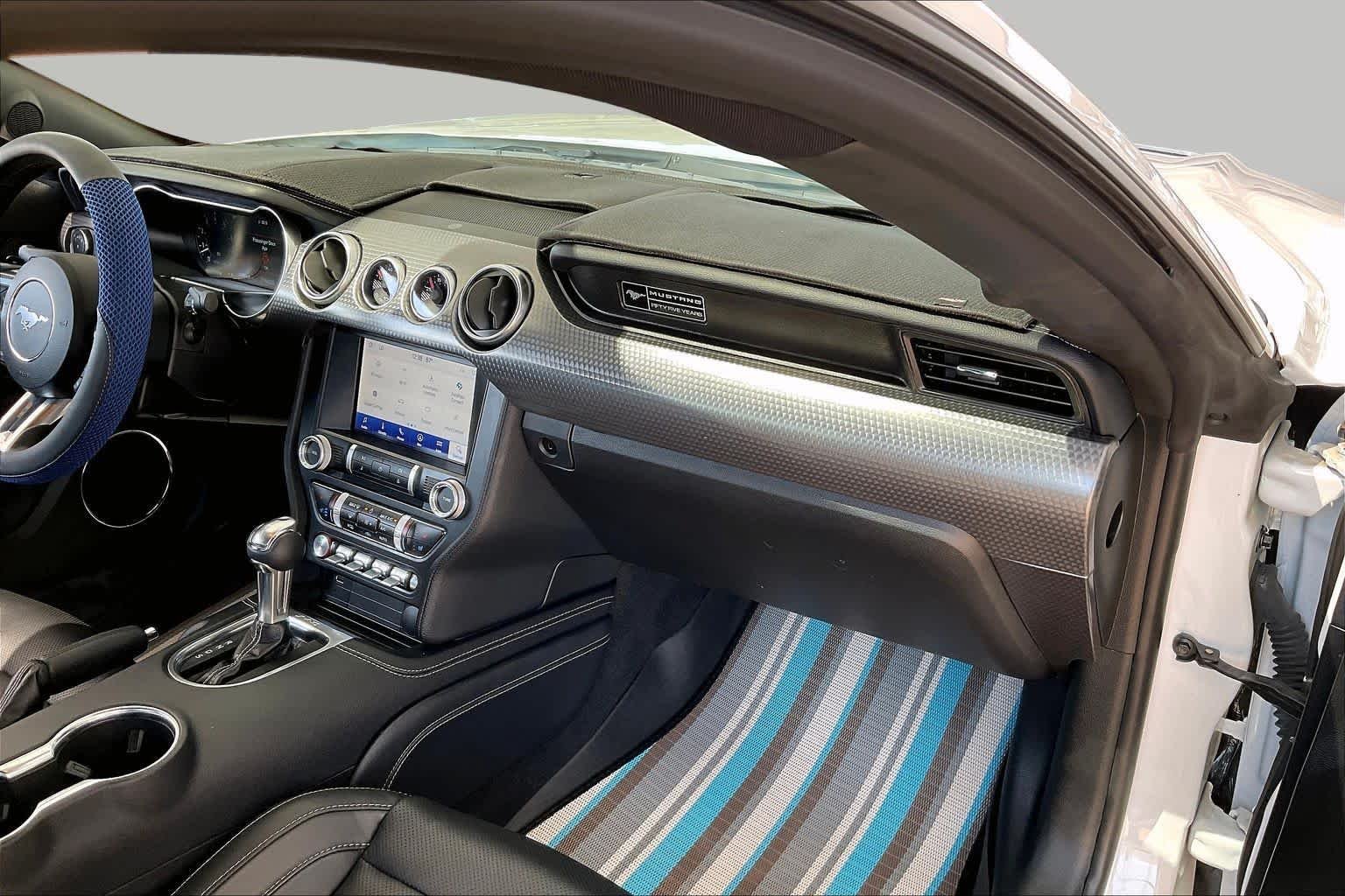 Used 2020 Oxford White Ford GT Premium image 18