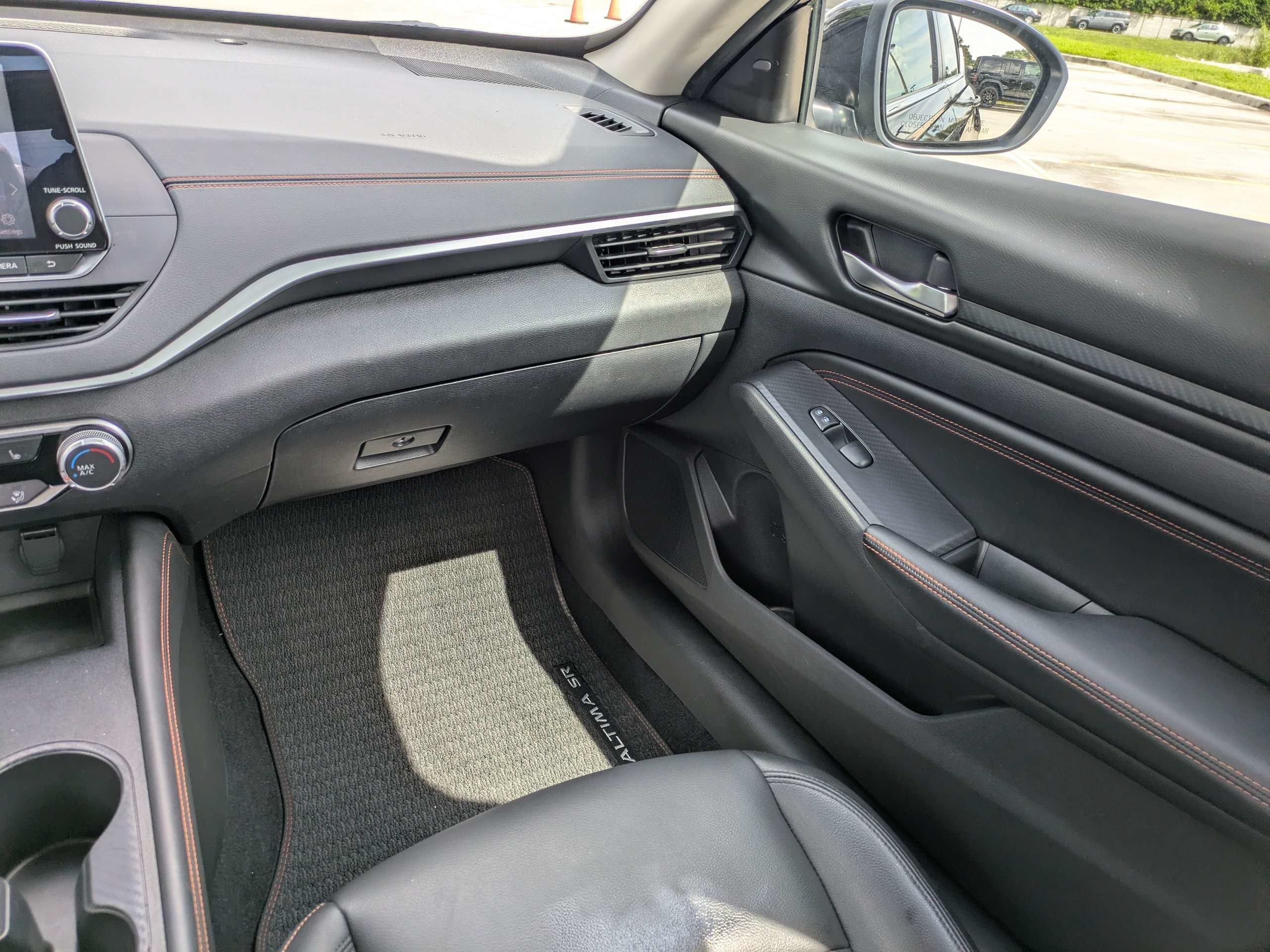 2019 Nissan Altima SR - Photo 16