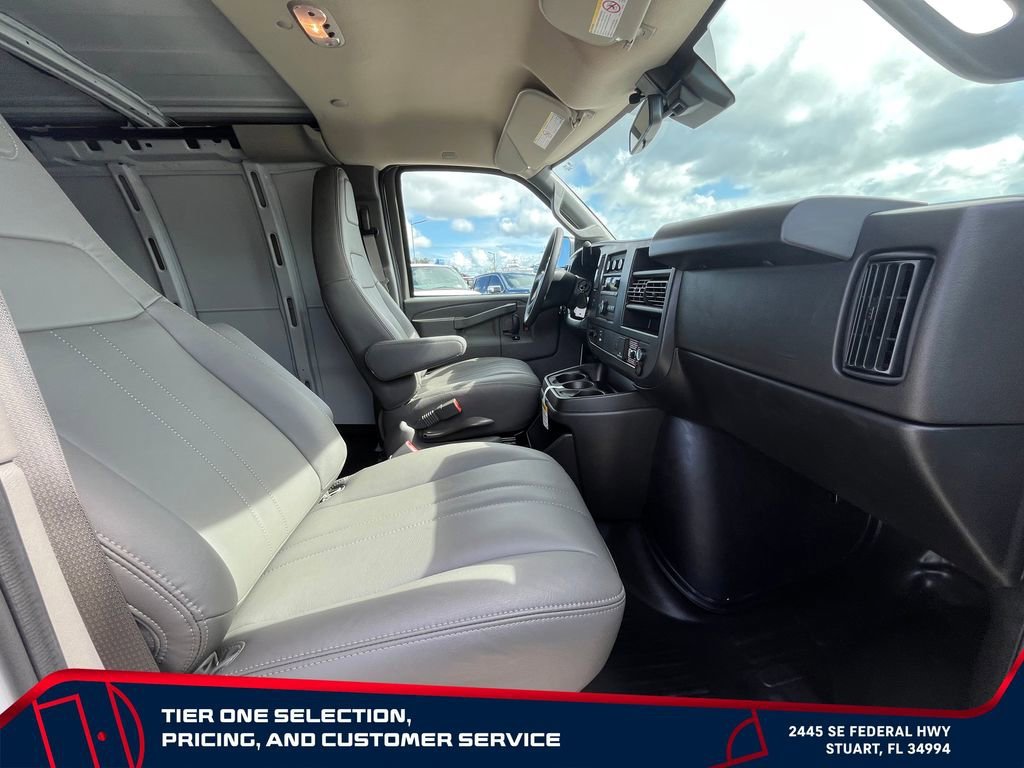New 2026 Summit White GMC Work Van image 14