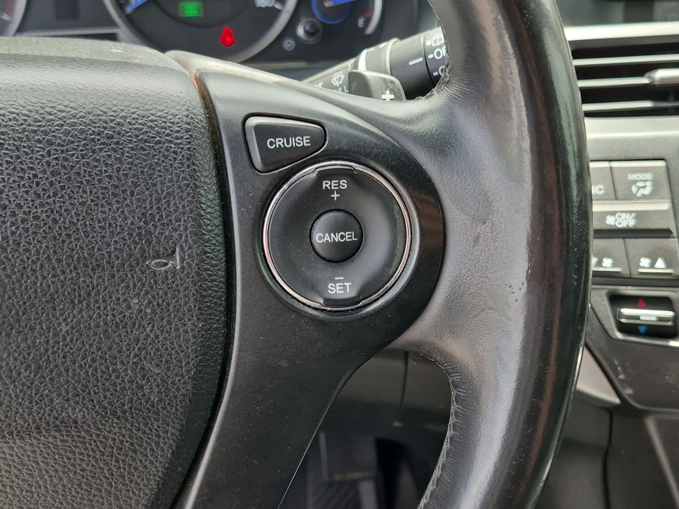 Used 2014 Silver Honda EX-L image 19