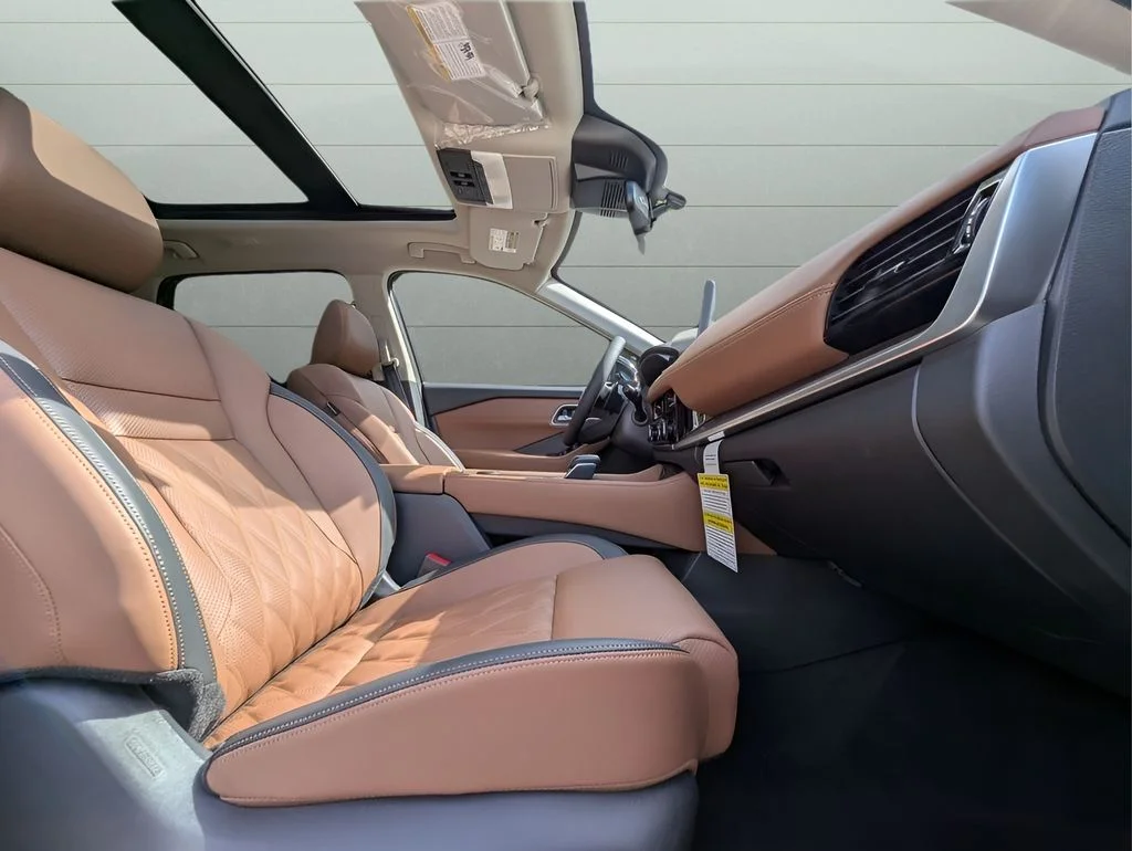New 2026 White Nissan Platinum image 28