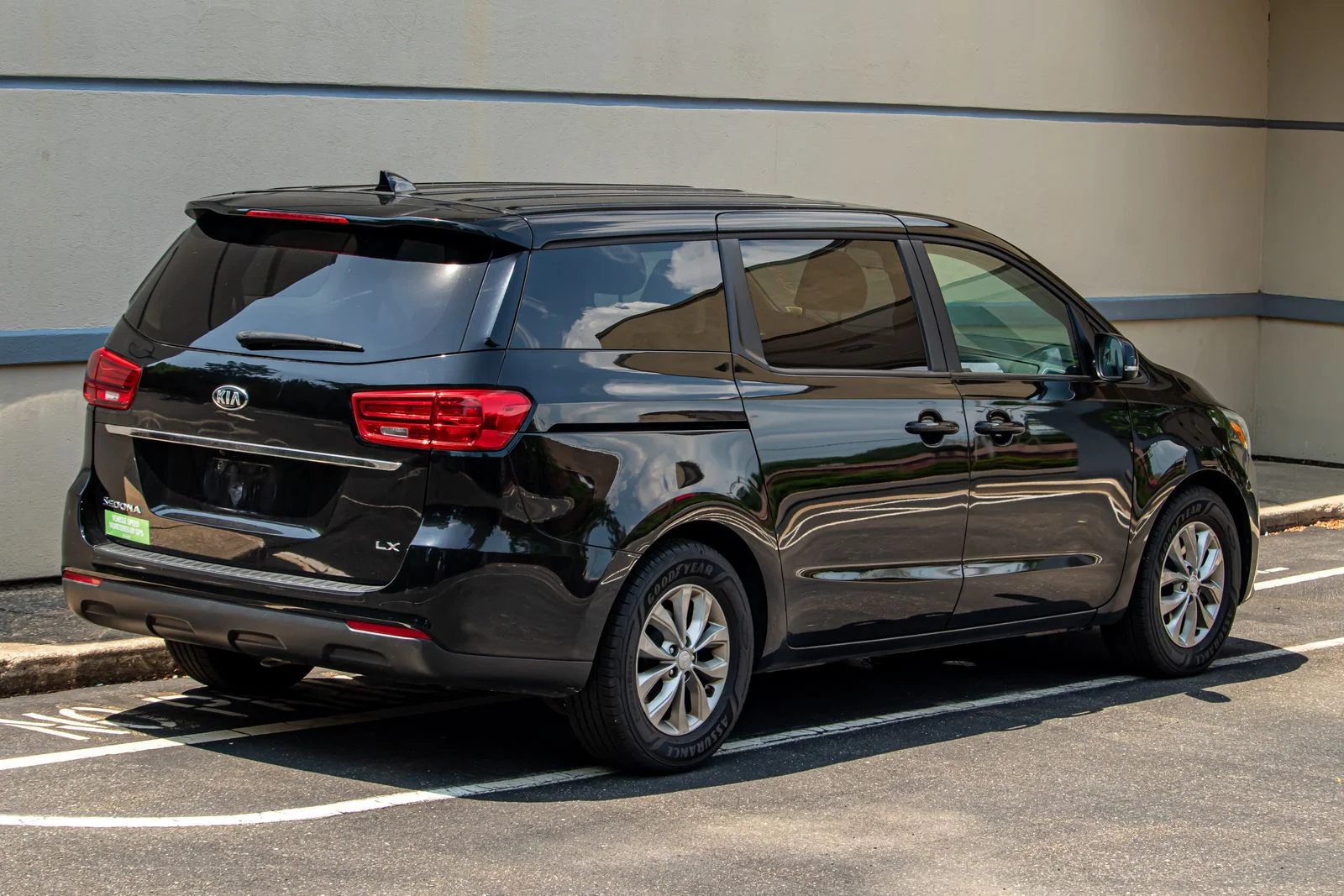 Used 2020 Black Kia LX image 9