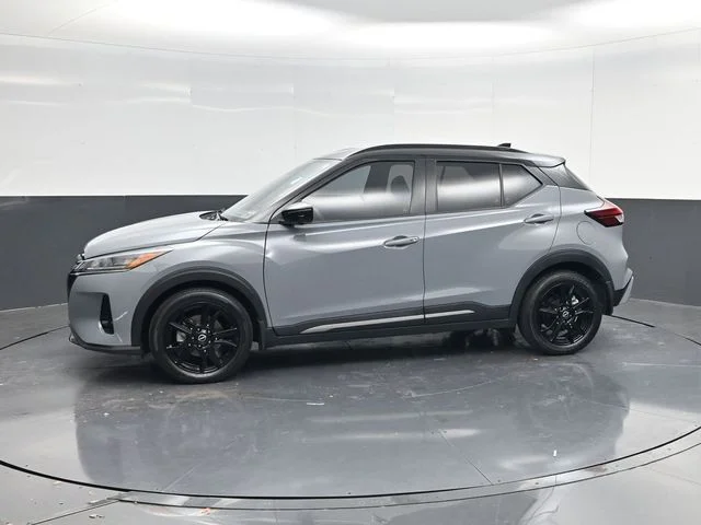 Used 2023 Gray Nissan SR image 6