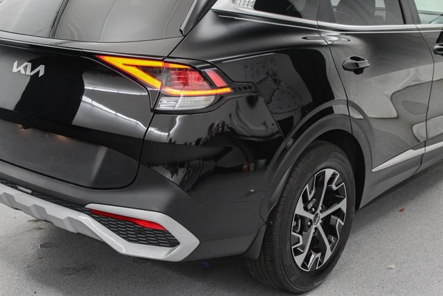 Certified Used 2025 Ebony Black Kia EX image 9