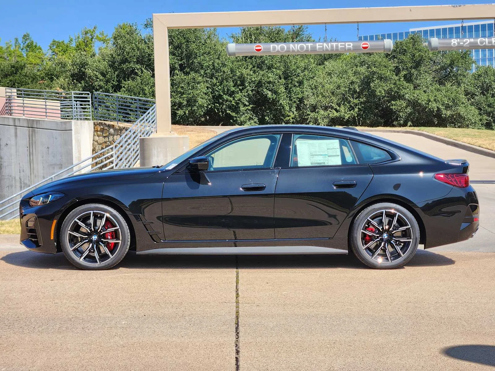 New 2026 Black Sapphire Metallic BMW M440i xDrive image 2