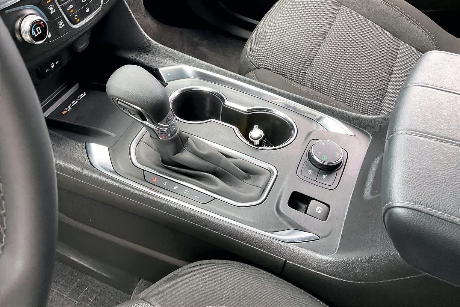 Used 2023 Summit White Chevrolet LT Cloth image 15