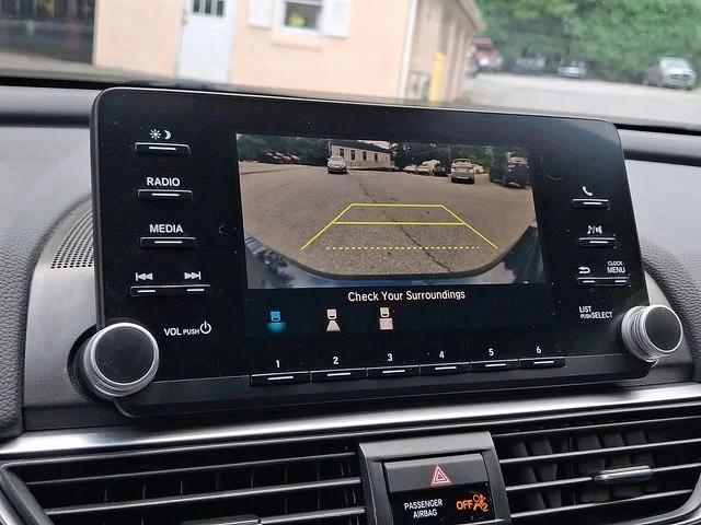 Used 2018 Blue Honda LX image 19