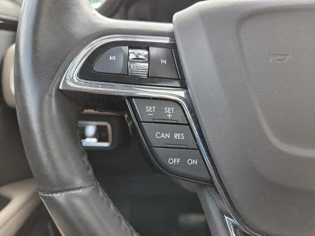 Used 2023 Jewel Sandstone Metallic Premium Colorant Lincoln Reserve image 15