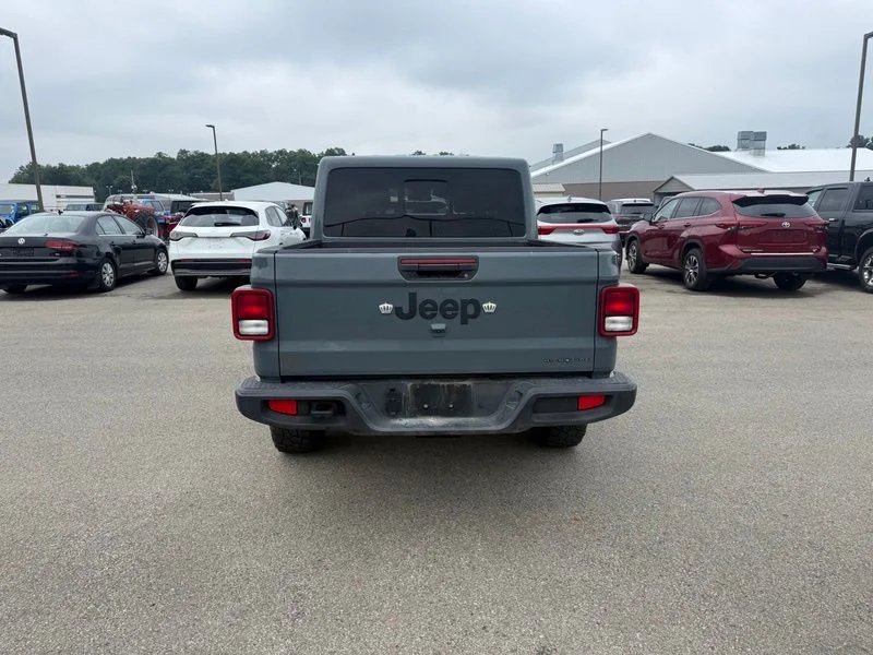 Used 2025 Gray Jeep High Tide image 7