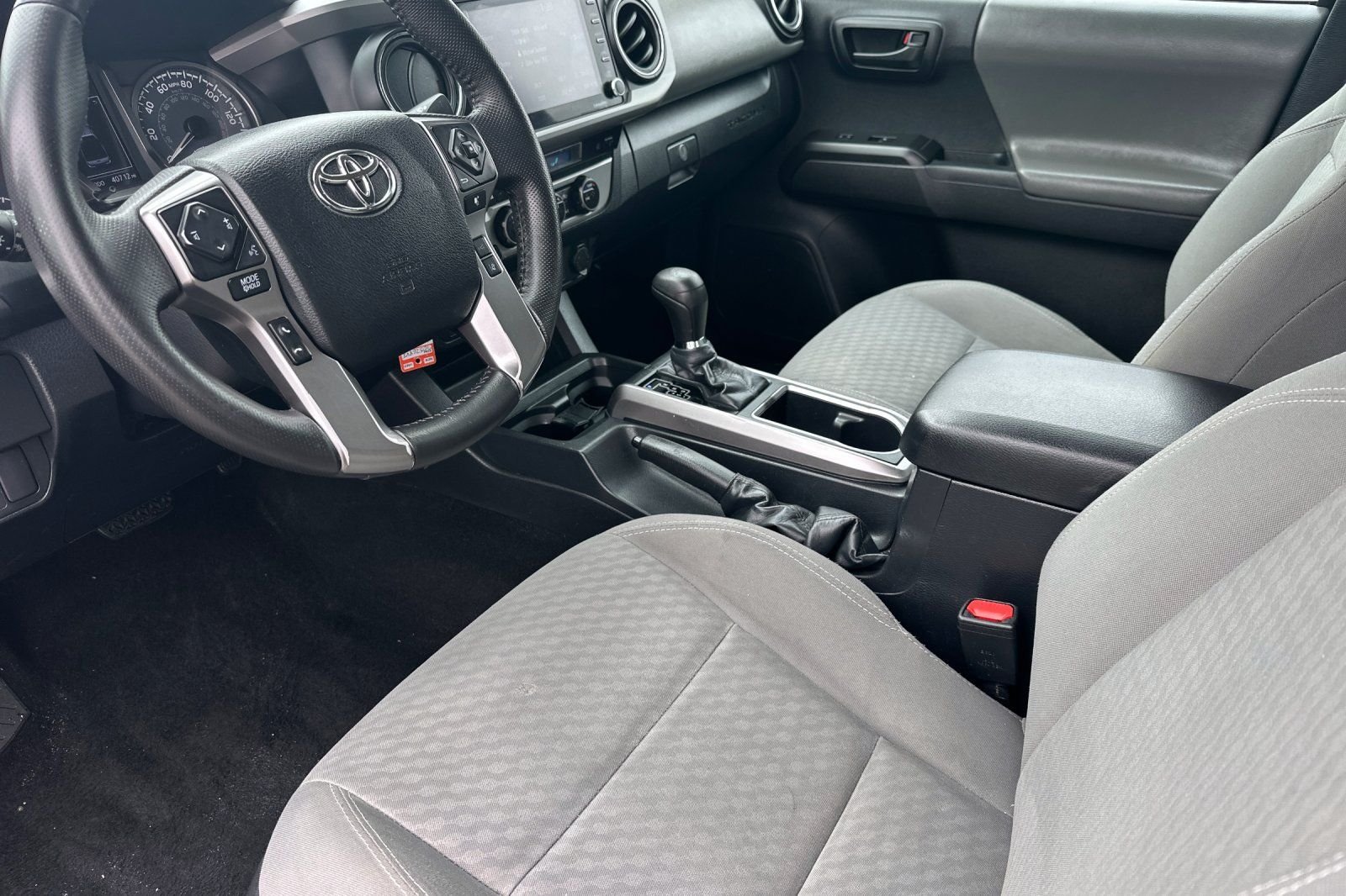 Used 2022 Blue Toyota SR5 image 10