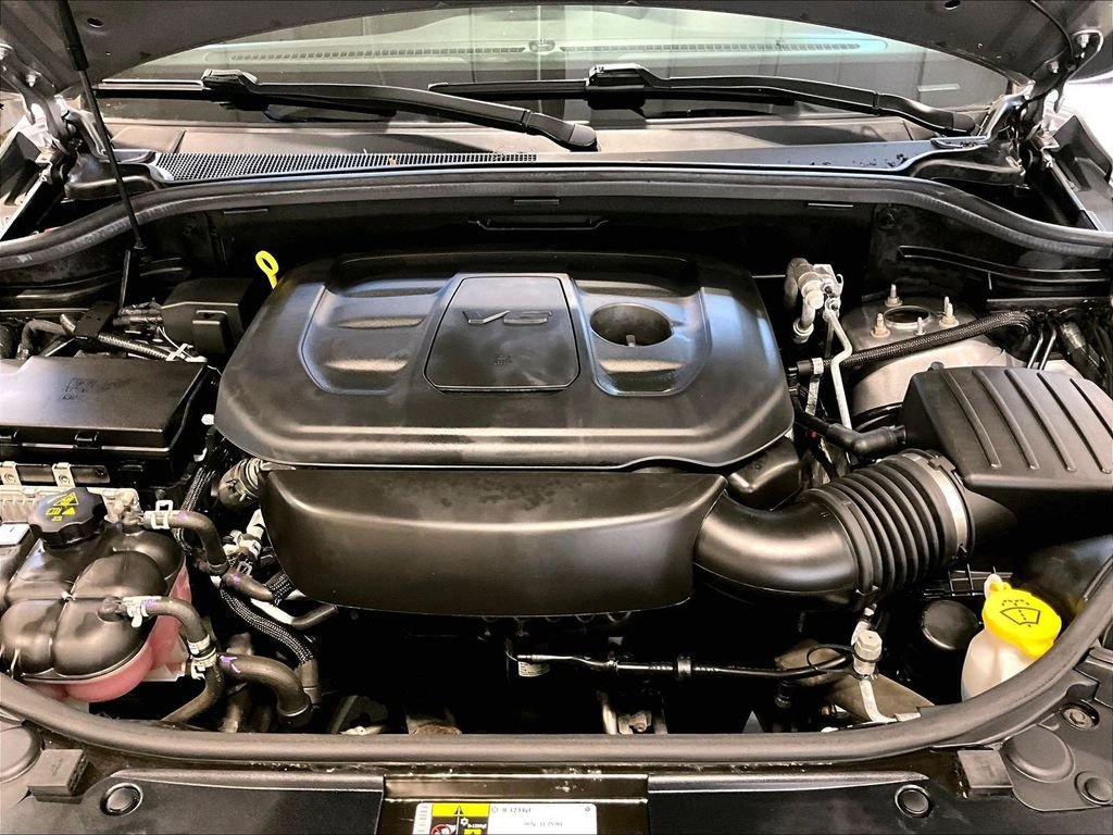 Used 2020 Silver Jeep Limited image 31