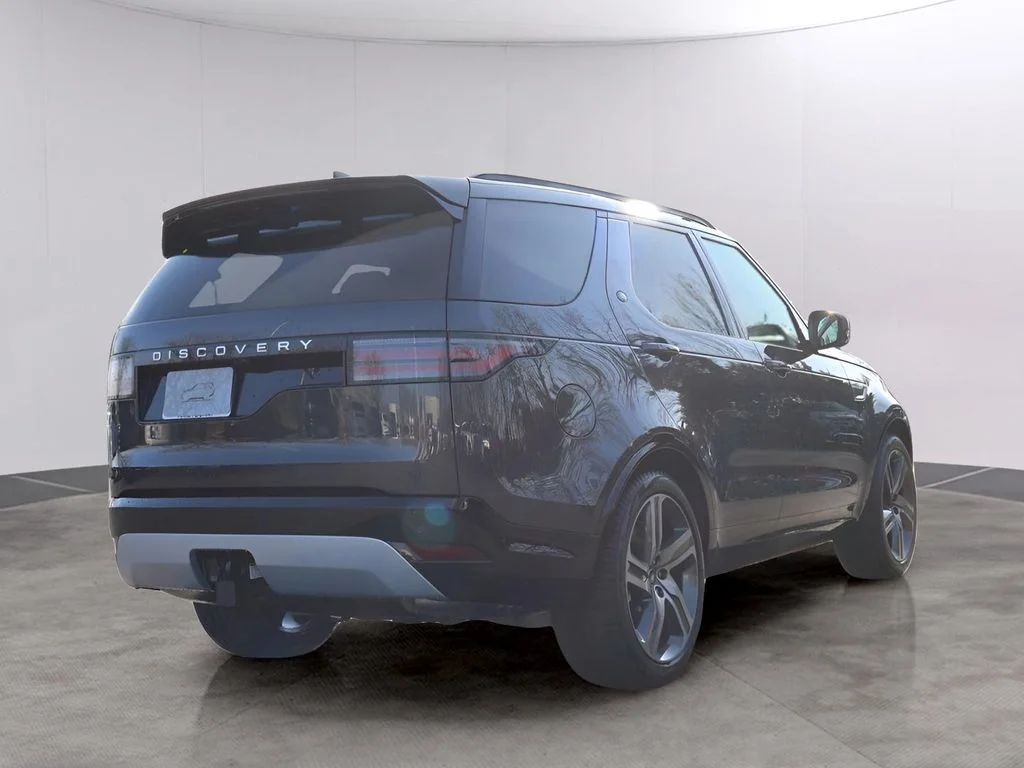 New 2026 Carpathian Grey Land Rover  image 5