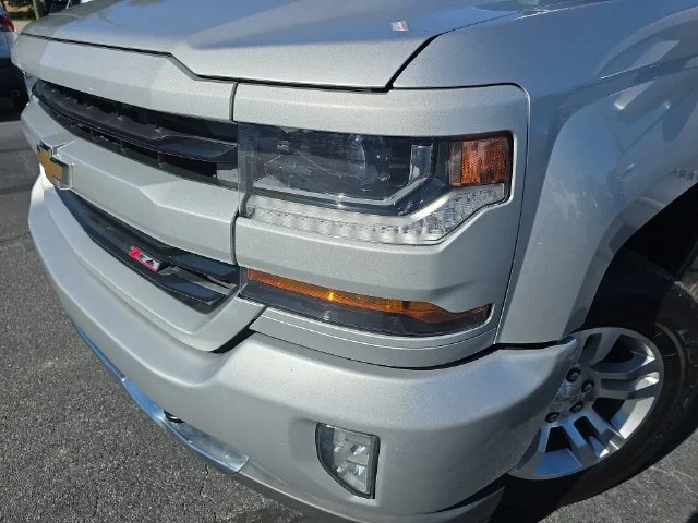 Used 2018 SILVER ICE METALLIC Chevrolet LT image 32