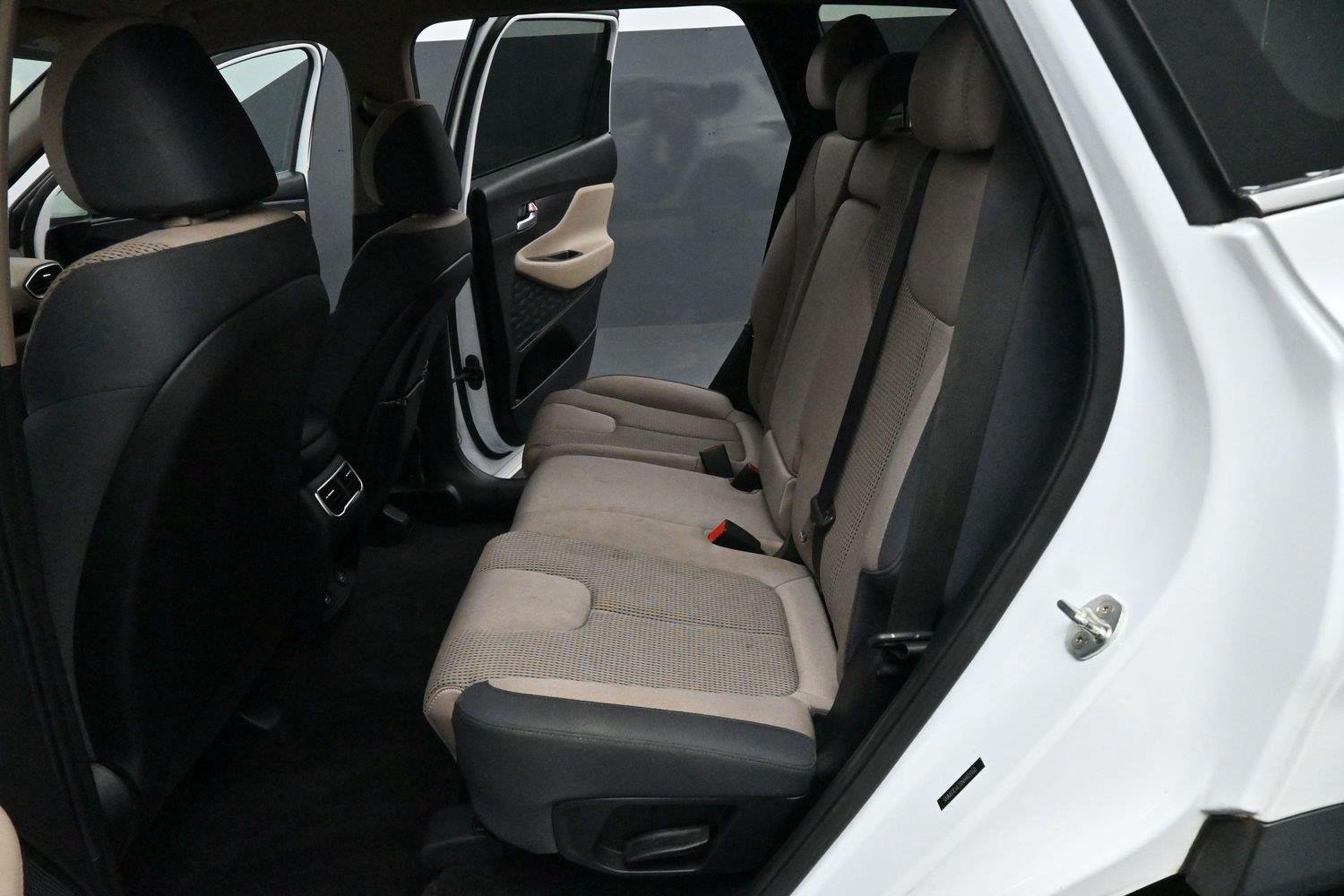 Used 2022 Quartz White Hyundai SE image 26